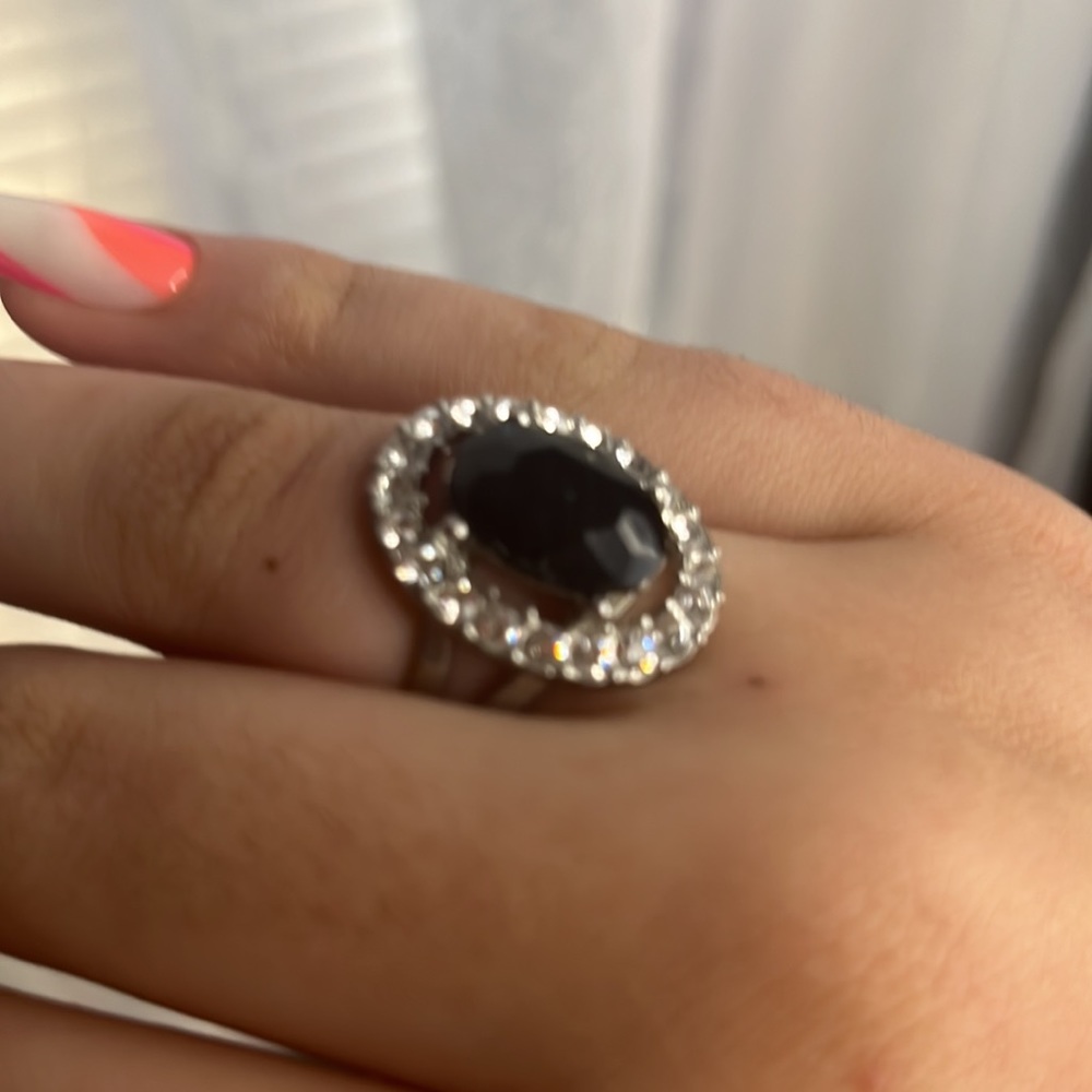 Black ring 💍 - Picture 2 of 3